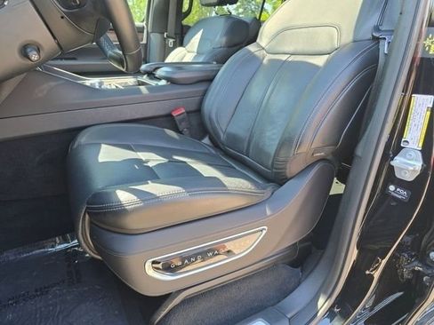 Used 2025 Jeep Grand Wagoneer 4WD image 5