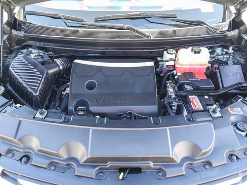 Used 2022 Chevrolet Traverse LT FWD image 27
