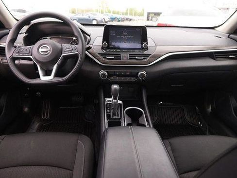 Used 2024 Nissan Altima 2.5 SV image 22
