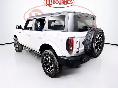 Used 2024 Ford Bronco Outer Banks image 9