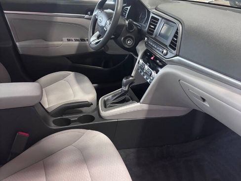 Used 2020 Hyundai Elantra SE FWD image 5