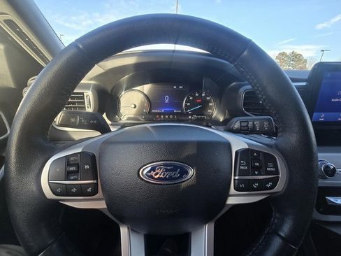 Used 2024 Ford Explorer XLT w/ Equipment Group 202A image 10