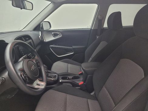 Used 2020 Kia Soul LX FWD image 17