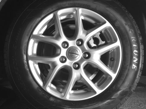 Used 2024 Chrysler Pacifica Touring-L FWD image 47