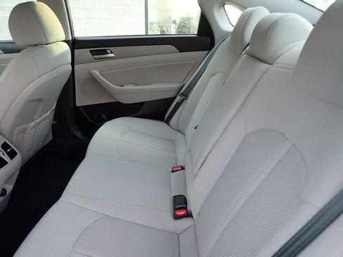 Used 2019 Hyundai Sonata SEL w/ Tech Package 02 FWD image 16
