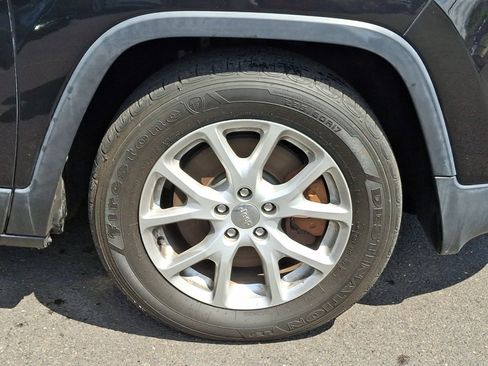 Used 2016 Jeep Cherokee Latitude FWD image 8