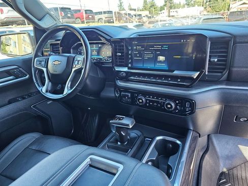 Used 2022 Chevrolet Silverado 1500 LTZ AWD/4WD image 11