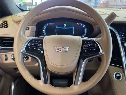 Used 2019 Cadillac Escalade ESV Platinum AWD/4WD image 30
