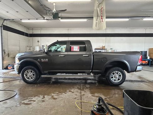 Used 2016 RAM 2500 Laramie w/ Convenience Group AWD/4WD image 2