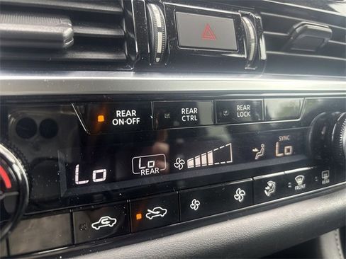 Certified 2022 Nissan Pathfinder SV image 40