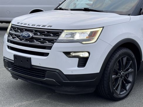 Used 2018 Ford Explorer XLT w/ Equipment Group 202A image 30