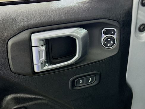 Used 2024 Jeep Wrangler Unlimited AWD/4WD image 20