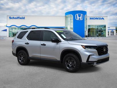 New 2025 Honda Pilot TrailSport