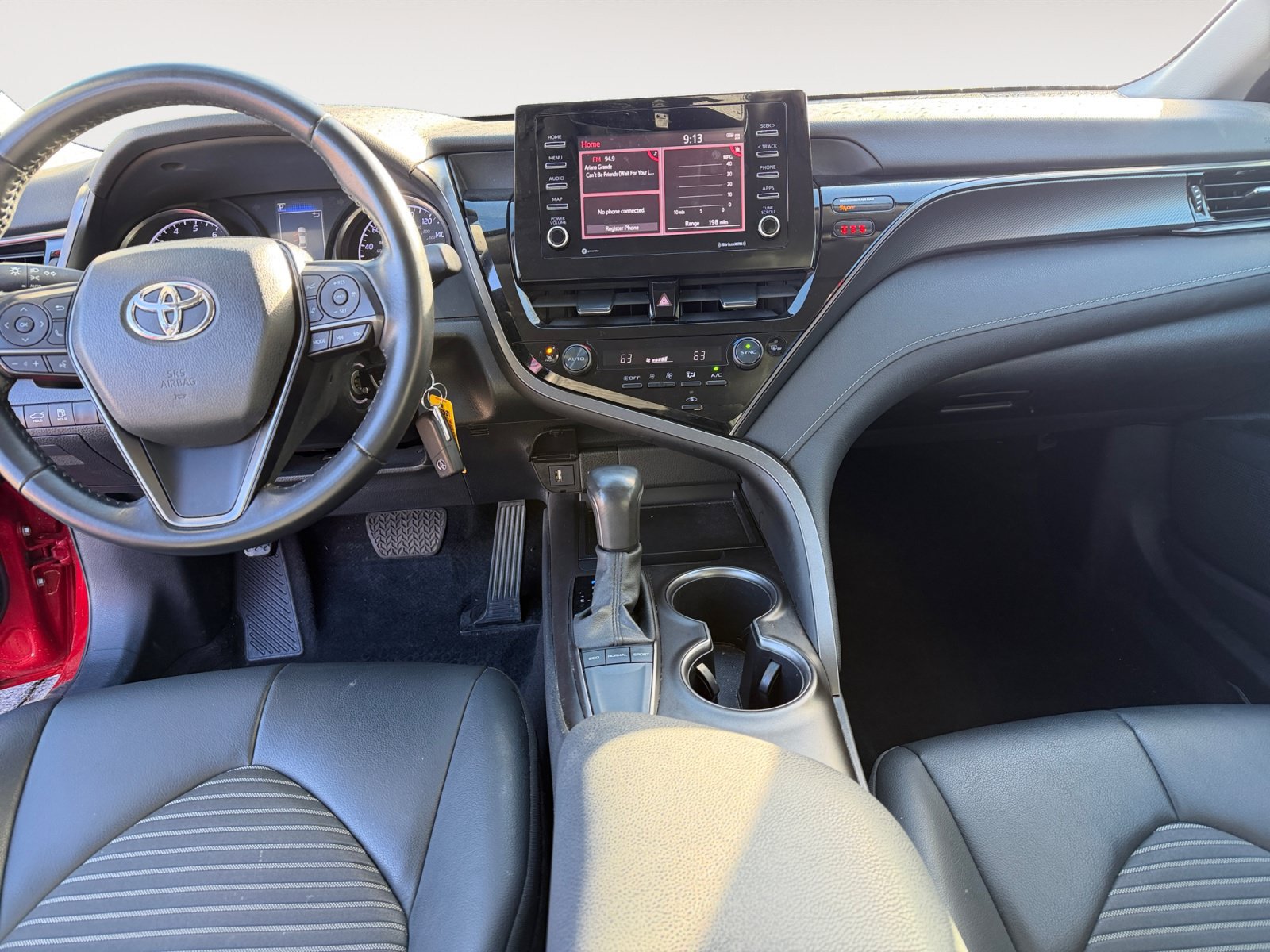 Used 2023 Toyota Camry SE FWD image 11