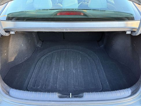 Used 2025 Hyundai Elantra Limited image 33