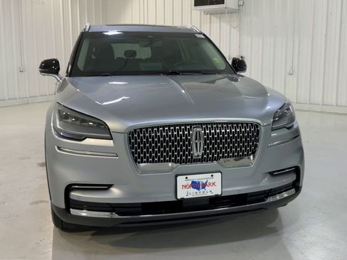 Used 2023 Lincoln Aviator Reserve image 4