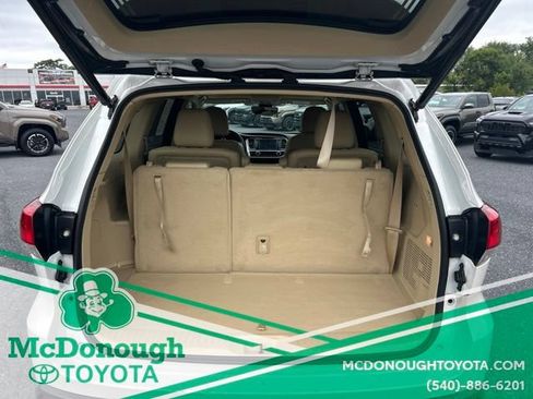 Used 2019 Toyota Highlander XLE FWD image 8