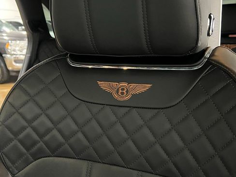Used 2019 Bentley Bentayga image 69