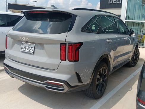 Certified 2023 Kia Sorento SX FWD image 8