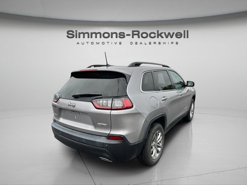 Used 2022 Jeep Cherokee Latitude Lux w/ Sun & Sound Group AWD/4WD image 5