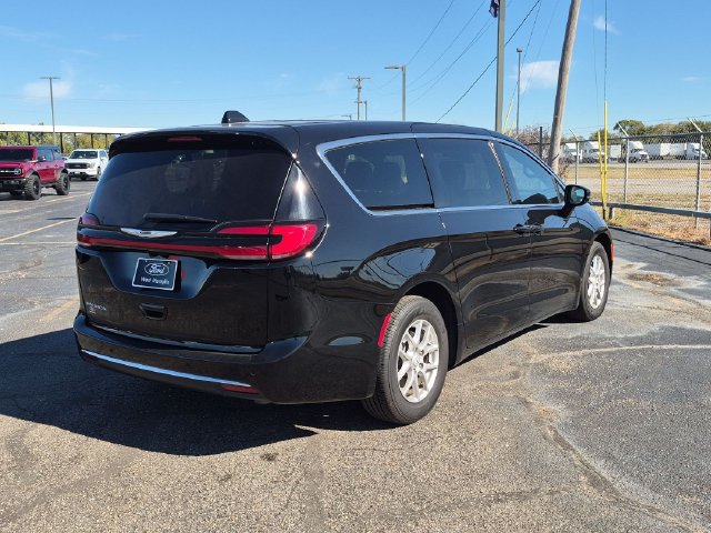 Used 2026 Chrysler Pacifica Select FWD image 7