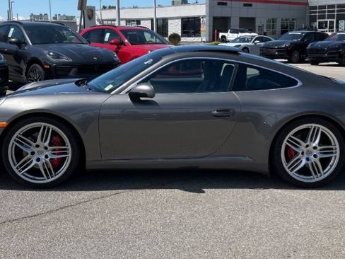Used 2014 Porsche 911 Carrera S RWD image 2