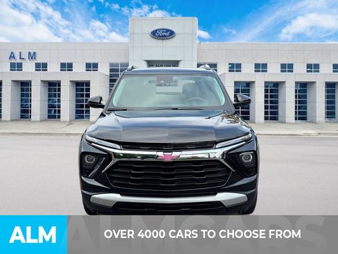 Used 2024 Chevrolet TrailBlazer LT w/ Driver Confidence Package image 3