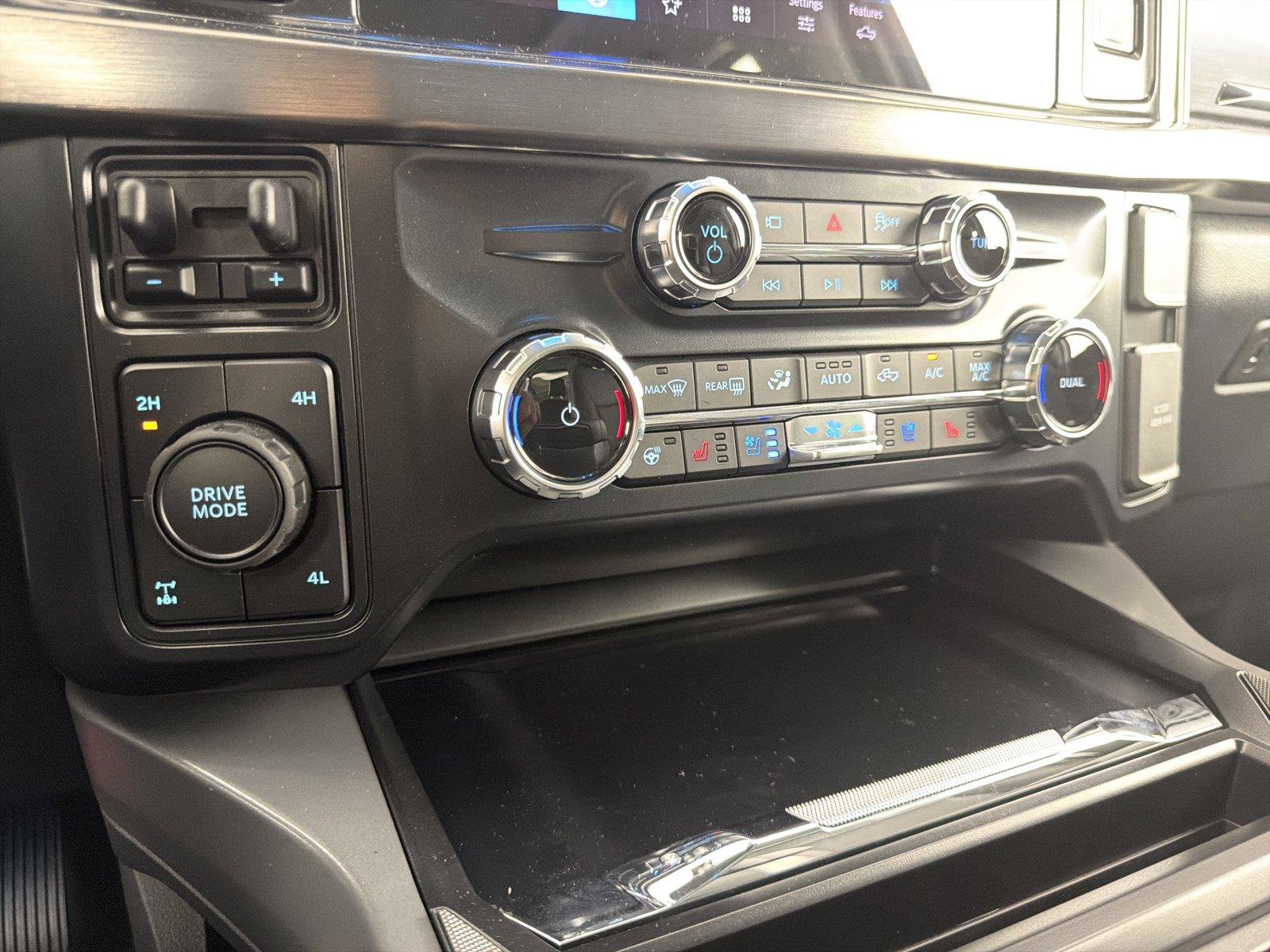 New 2026 Ford F250 Lariat w/ Lariat Premium Package AWD/4WD image 27