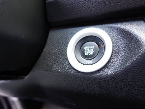 Used 2022 RAM 1500 Classic SLT w/ Electronics Convenience Group AWD/4WD image 51