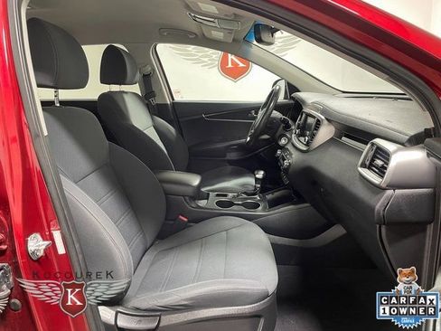 Used 2019 Kia Sorento S image 23