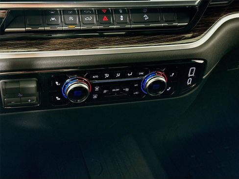 New 2026 GMC Sierra 1500 SLE AWD/4WD image 10