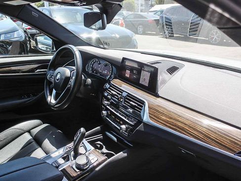 Used 2019 BMW 530e w/ Convenience Package RWD image 14