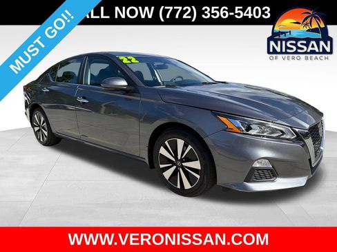 Used 2022 Nissan Altima 2.5 SV w/ SV Premium Package AWD/4WD image 1