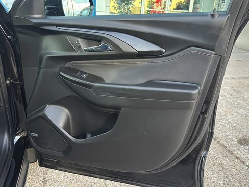 Used 2023 Chevrolet TrailBlazer RS w/ Sun and Liftgate Package image 17