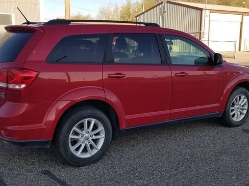 Used 2016 Dodge Journey SXT w/ Comfort/Convenience Group FWD image 4