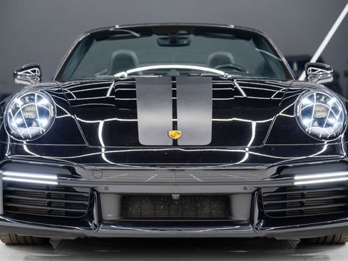 Used 2022 Porsche 911 Turbo image 2