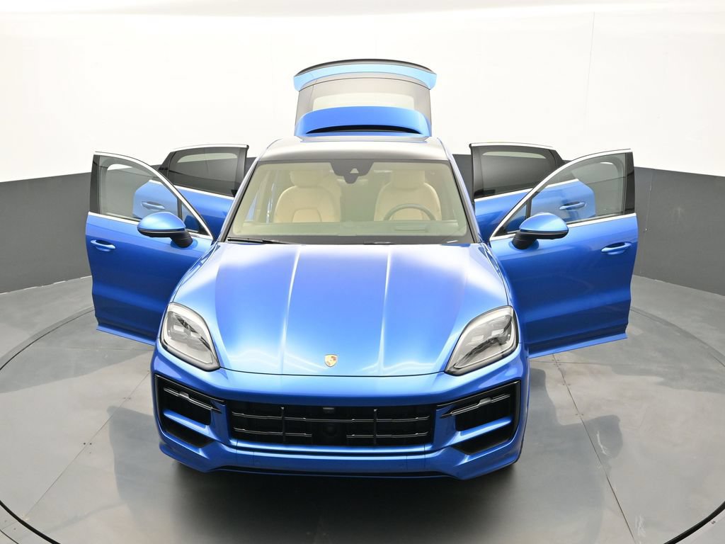 Certified 2025 Porsche Cayenne S AWD/4WD image 32
