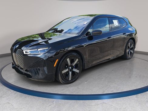Certified 2023 BMW iX xDrive50 w/ Premium Package AWD/4WD image 1