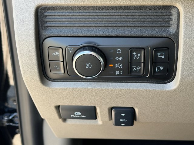 New 2026 Ford F350 Platinum w/ Platinum Plus Package AWD/4WD image 32