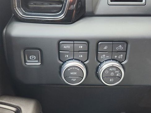 Used 2022 GMC Sierra 1500 AT4 w/ AT4 Premium Package image 24