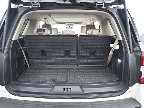 Used 2023 Ford Expedition XLT AWD/4WD image 19