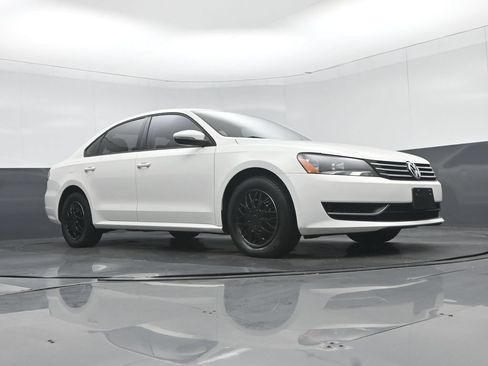 Used 2012 Volkswagen Passat 2.5 S FWD image 46