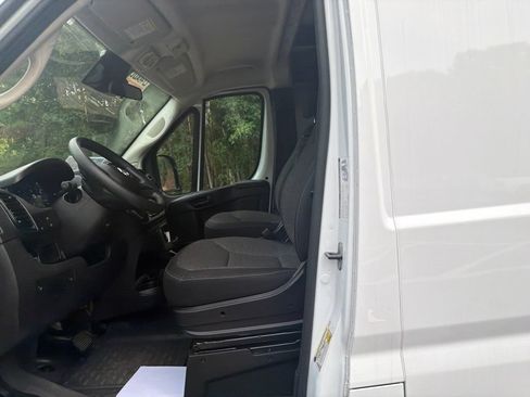 Used 2025 RAM ProMaster 2500 w/ U-Haul Equipment Group FWD image 10