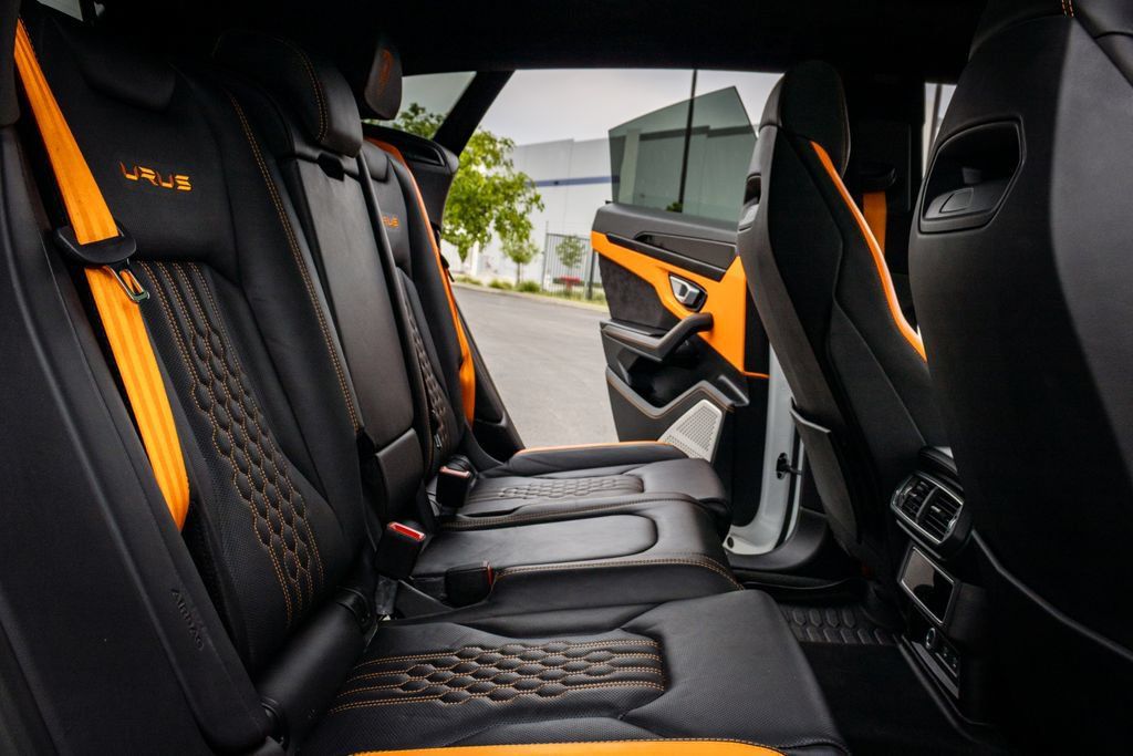 Used 2023 Lamborghini Urus S AWD/4WD image 22