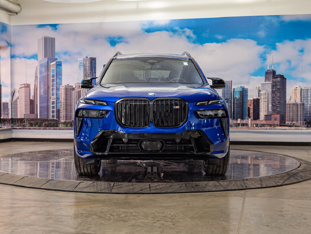 Used 2026 BMW X7 M60i w/ M Sport Professional Package AWD/4WD image 3
