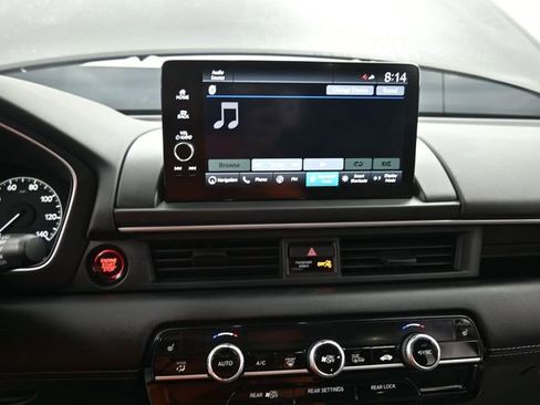 Used 2023 Honda Pilot Touring image 11