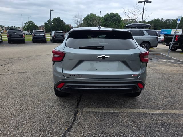 Used 2024 Chevrolet Trax RS FWD image 3