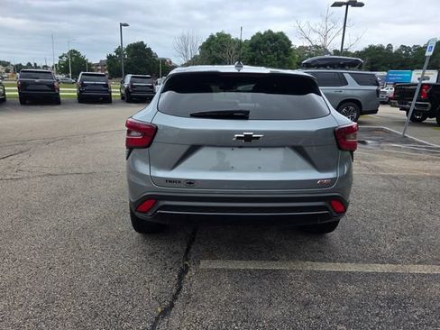 Used 2024 Chevrolet Trax RS FWD image 3