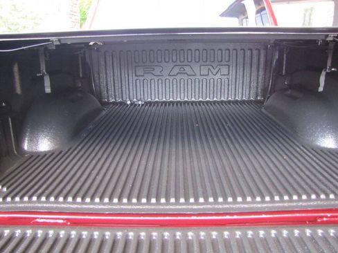 Used 2021 RAM 1500 Laramie w/ Sport Appearance Package AWD/4WD image 33