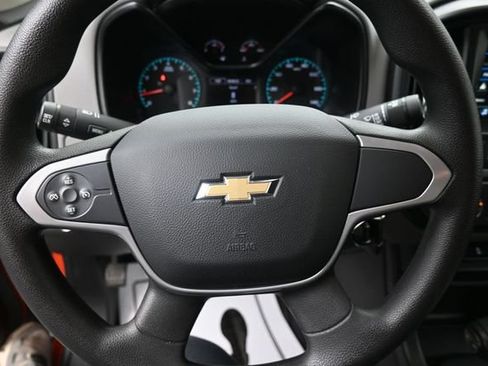 Used 2019 Chevrolet Colorado W/T w/ WT Convenience Package AWD/4WD image 17